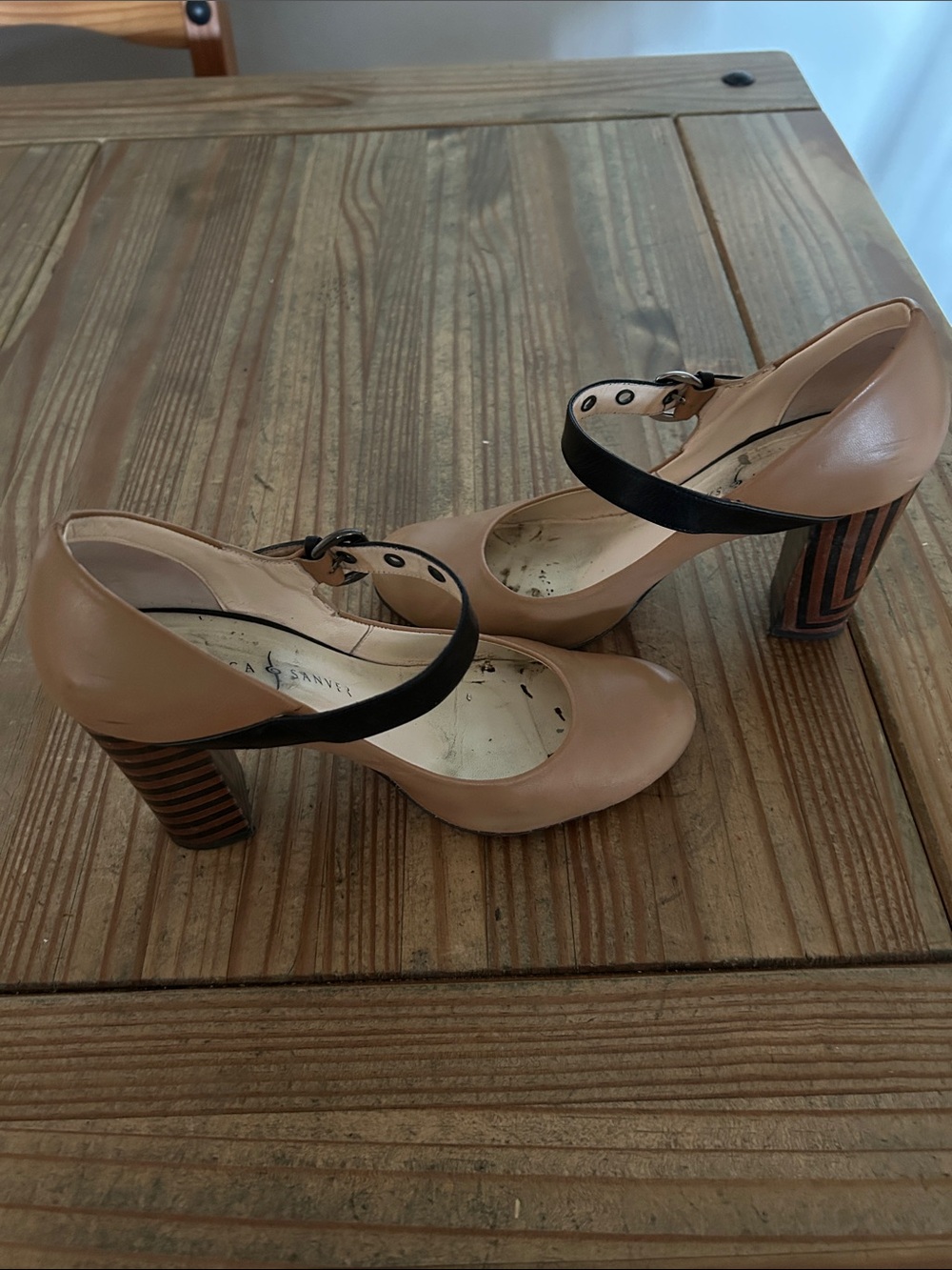 Unique shoes - Picture 4 of 4